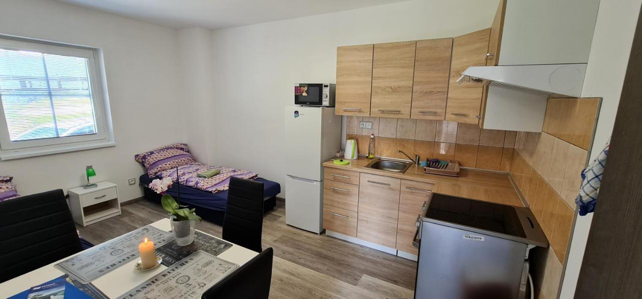 Apartman U Lebedu Leilighet Strazny Eksteriør bilde